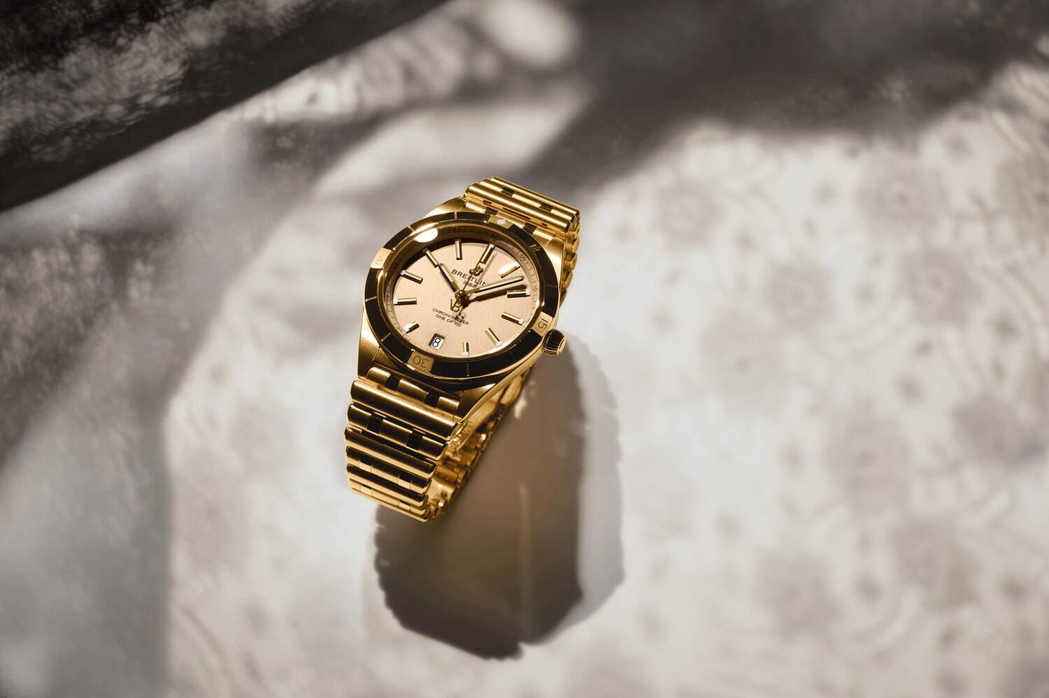 ブライトリング×ヴィクトリア・ベッカムの腕時計「クロノマット」“ペパーミント”ダイヤルなど全6色｜写真14