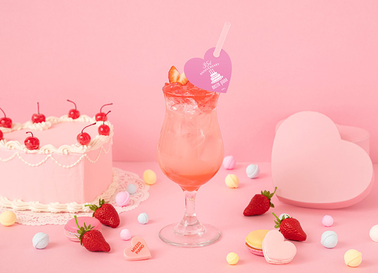 「メゾ ピアノ」限定カフェが新宿に、“ベリエちゃん”いちごパフェ＆“ピンクのドリア”プレートなど｜写真10
