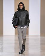 エルメス 2024年秋冬メンズコレクション - 重厚さに響きわたる軽やかさ｜写真28