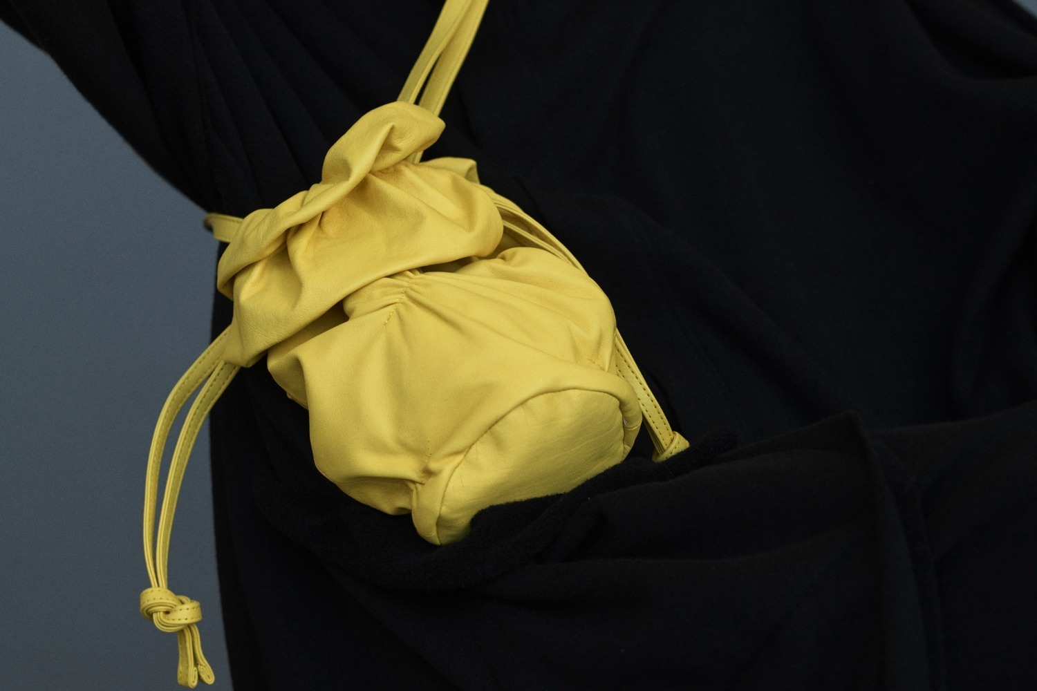 Yohji Yamamoto ANANAS petit 巾着 バッグ レザー 軽い ディスコード ヨウジヤマモト「アナナス・プティ」“パイナップル