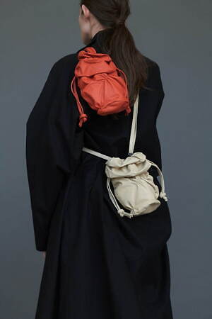 Yohji Yamamoto☆ ANANAS petit ブラック 巾着バッグ 軽い w300_yJM.jpg