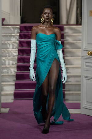 ヴァレンティノ オートクチュール(VALENTINO Haute couture) 2024年春夏ウィメンズ&メンズコレクション  - 写真46