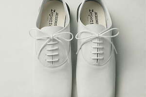 レペット×ジャックムス、レザーシューズ「ジジ」がスクエアトゥ＆円形ヒールに - ドーバー銀座で販売