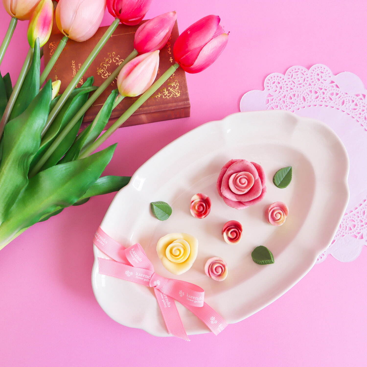 花屋が作る“バラ型チョコ”にチューリップ着想の新作、24年