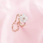 4℃“ふっくら桜カット”のローズクォーツジュエリー、ピングゴールドのネックレスやリング｜写真6