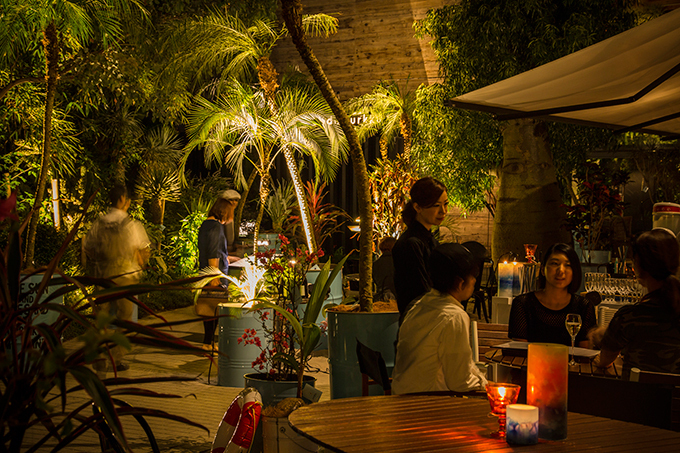 代々木VILLAGEに白い砂浜が出現！都会のビーチガーデンで楽しむビールやカクテル｜写真3