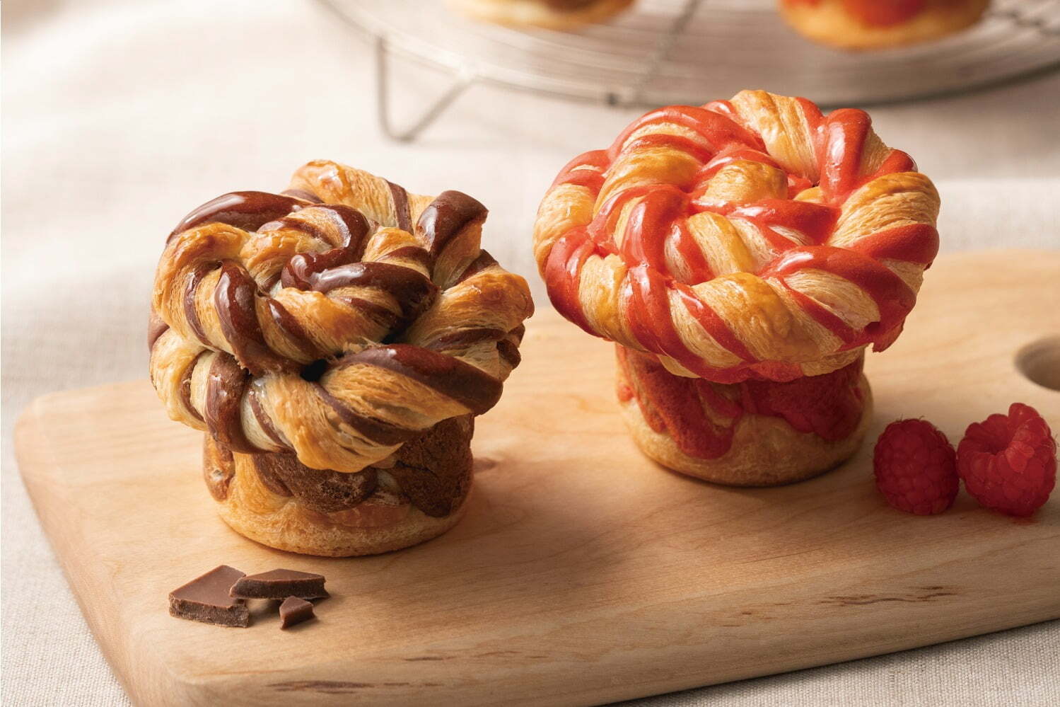 ゴディバのベーカリー「ゴディパン」24年バレンタイン、クロワッサン×チョコの「ねじねじショコラパン」