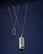 ルイ・ヴィトン24年春ファインジュエリー、“デニム着想”ブルーチタニウム＆ゴールドのペンダント｜写真1