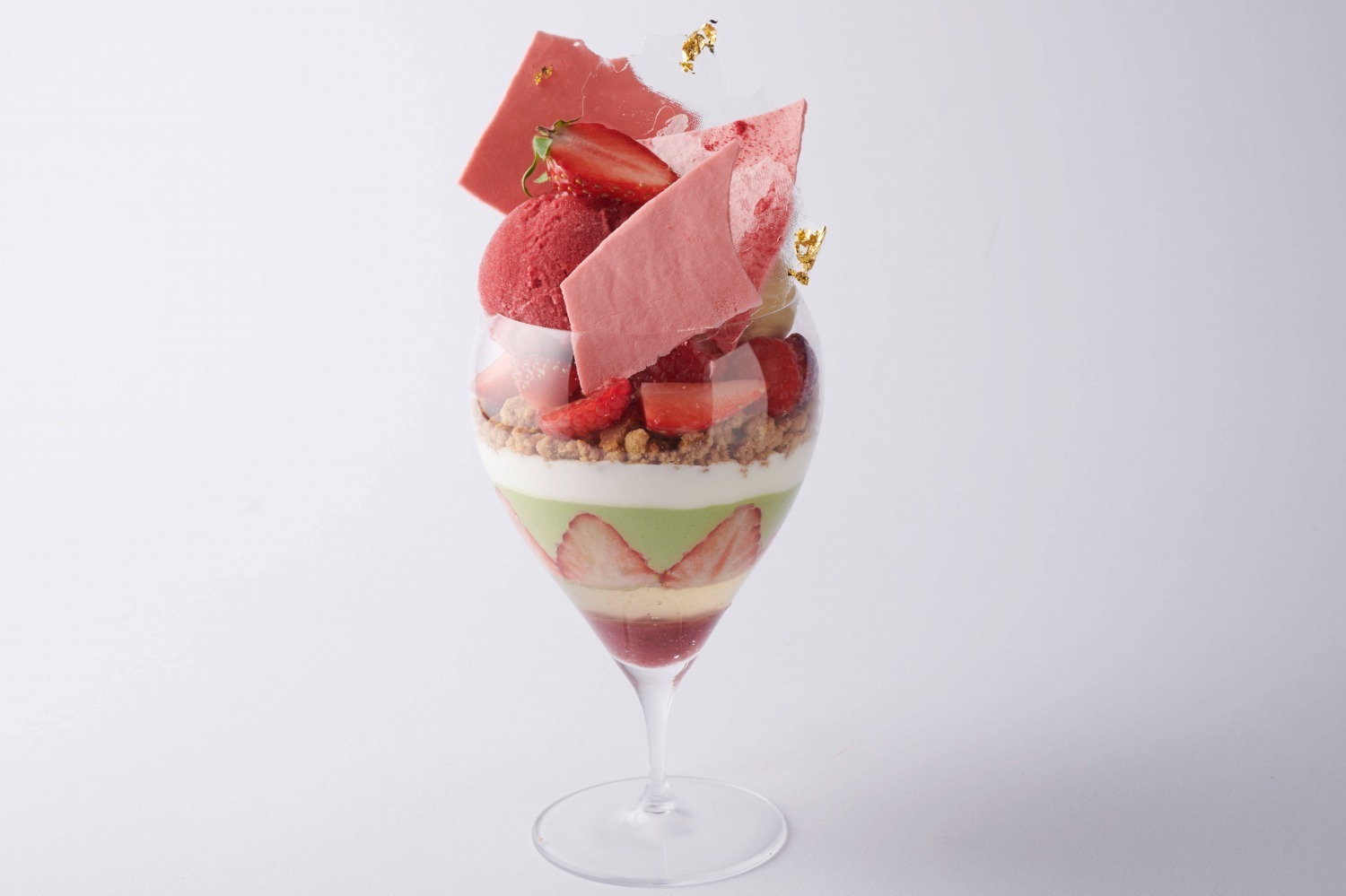 エンポリオ アルマーニ カフェ“苺”がメインの3ヶ月間月替わりパフェ、心斎橋パルコ店で