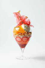 エンポリオ アルマーニ カフェ“苺”がメインの3ヶ月間月替わりパフェ、心斎橋パルコ店で｜写真7