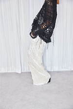 オダカのシティショップ限定ニットウェア、“透かし編み”プルオーバー＆フレアシルエットのジャケット｜写真2