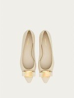 2024年春夏「レディースシューズ」人気ブランドのおしゃれスニーカーやパンプス、サンダルも｜写真33