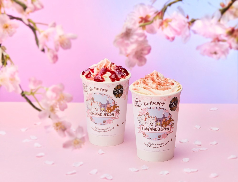 タリーズコーヒー「トムとジェリー」24年コラボ“桜舞う”苺チーズケーキラテやパステル色グッズなど | 写真