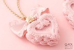 Q-pot.“ハートケーキ”のアクセサリー、苺クリームをたっぷり飾ったネックレス＆バッグチャーム｜写真3