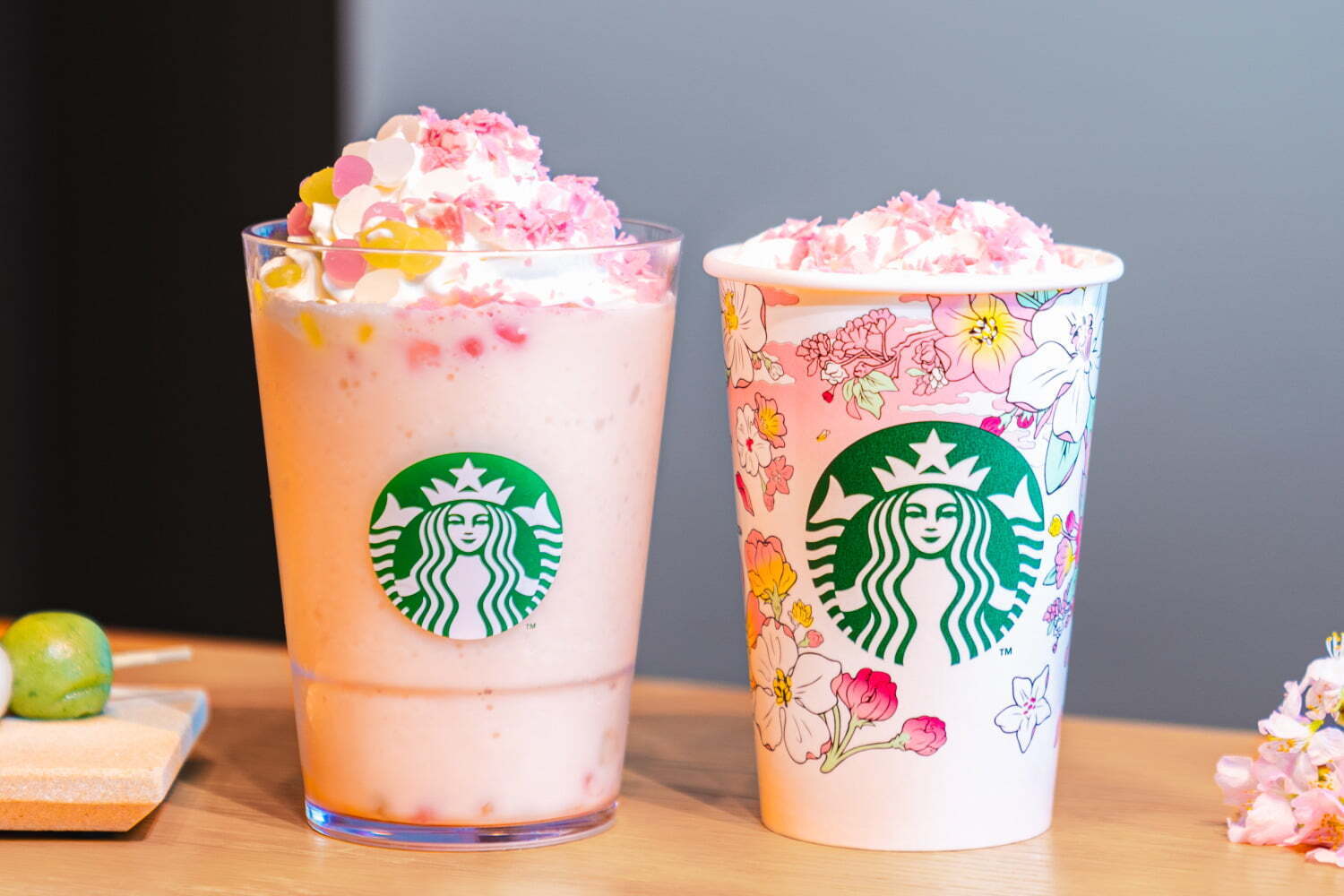 スターバックス新作「花見だんご フラぺチーノ」“もちもち”三色だんご入り桜フレーバー