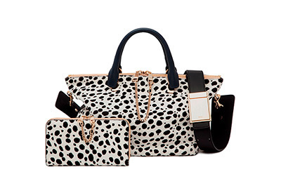 クロエの人気バッグ「ベイリー」がダルメシアン柄で登場 - ウォレットやポーチなども