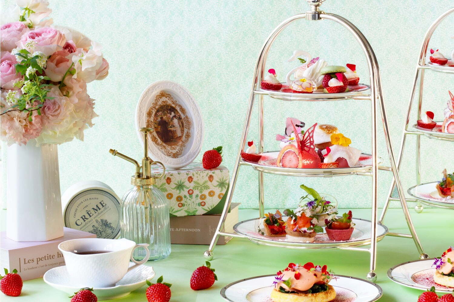 ギモーヴ｜ウェスティンホテル大阪“花咲く”苺アフタヌーンティー、蝶が舞う苺ロールケーキやフラワージュレなど
