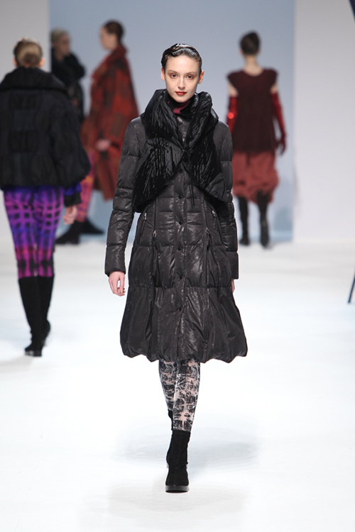 イッセイ ミヤケ、AUTUMN WINTER 2010 - 注目のジャケット・コート | 写真