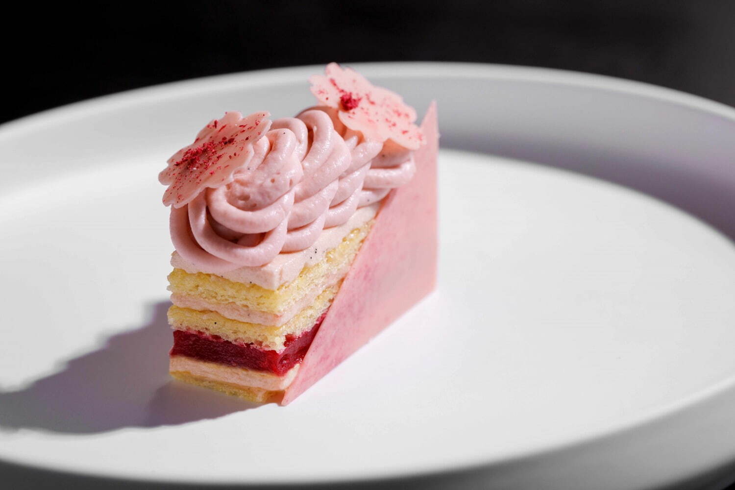 「スプリングアフタヌーンティー」
平日 11:30～13:30 / 14:00～16:00 8,800円
平日 16:30～18:30 7,800円
土日祝 9,800円