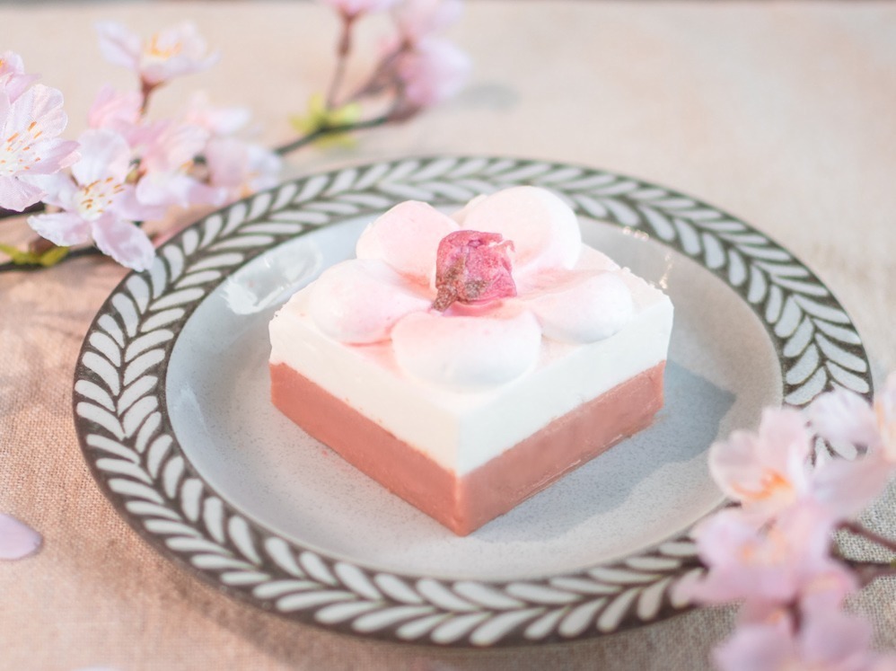 桜スイーツ特集＜2024＞“さくら香る”マカロンやチーズケーキ、ホワイトチョコ×桜の春限定ドリンクも｜写真24