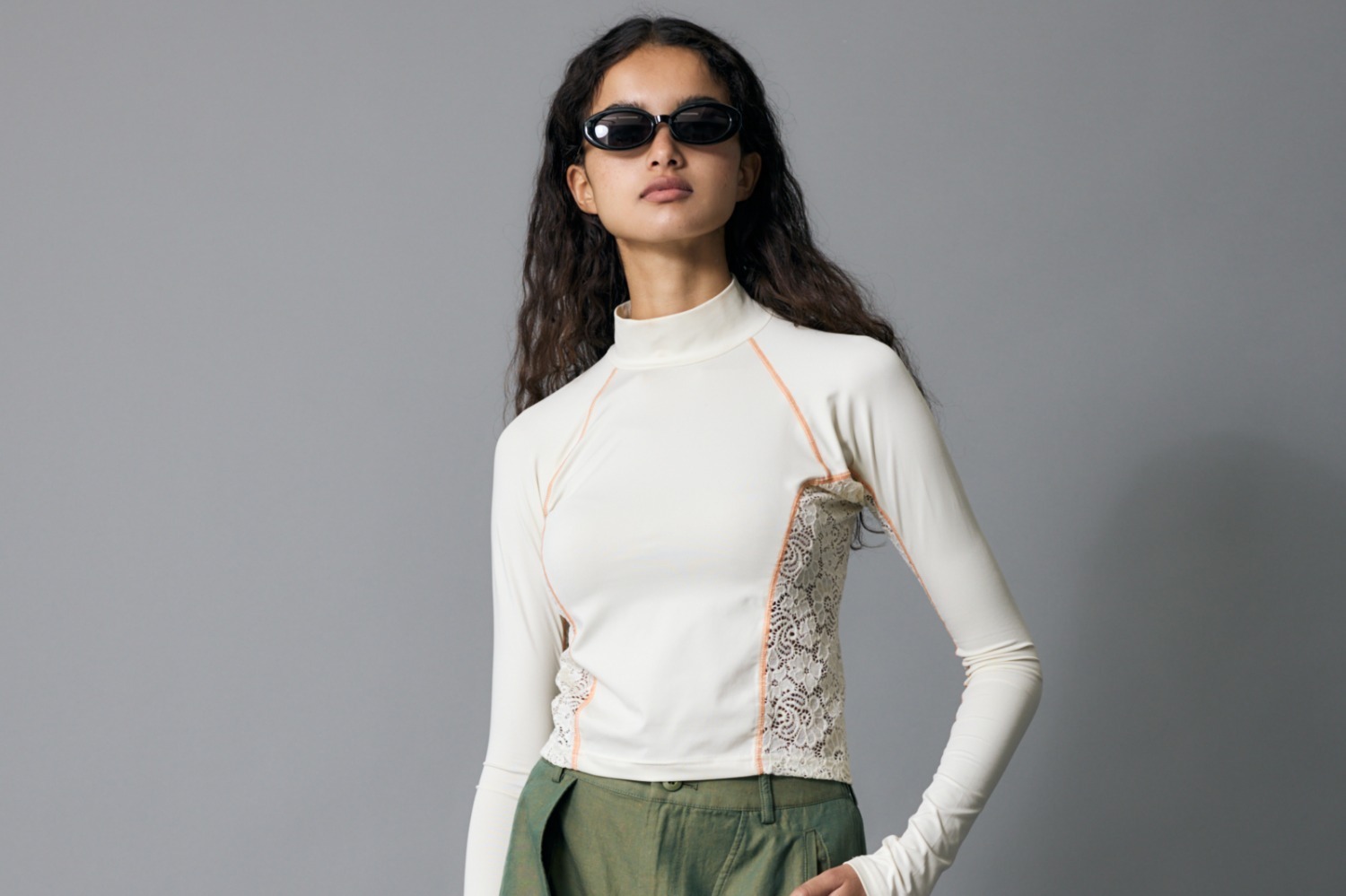 マウジー×寅壱のコラボウェア、クロップド丈のワークジャケット＆ハイウエストのニッカパンツ