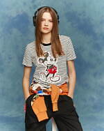 デシグアルのミッキーコレクション、刺繍やワッペン配したパッチワークデニムジャケット＆ストライプTシャツ｜写真26