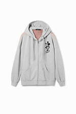 デシグアルのミッキーコレクション、刺繍やワッペン配したパッチワークデニムジャケット＆ストライプTシャツ｜写真5