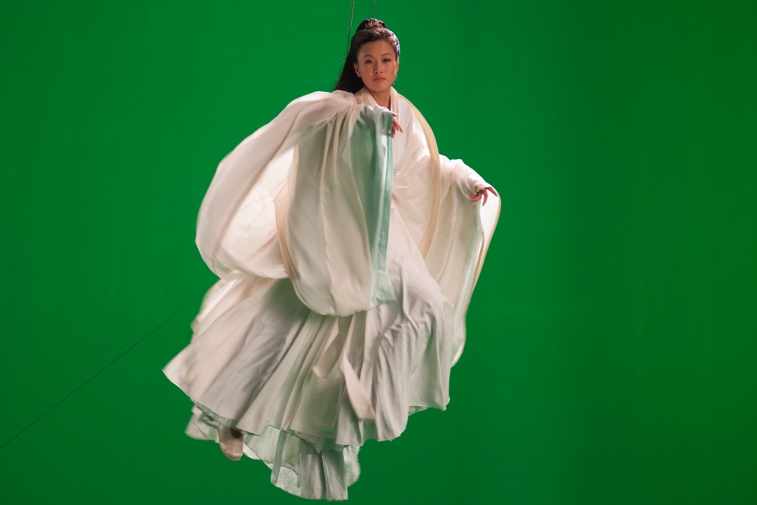 西洋美術｜アイザック・ジュリアンの個展、エスパス ルイ・ヴィトン大阪で - 中国文化に着想した作品を日本初公開