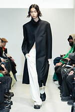 ヴェイン 2024-25年秋冬コレクション - 挨拶する衣服、可変性ある衣服｜写真48