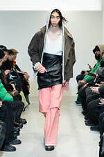 ヴェイン 2024-25年秋冬コレクション - 挨拶する衣服、可変性ある衣服｜写真5