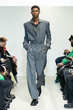 ヴェイン 2024-25年秋冬コレクション - 挨拶する衣服、可変性ある衣服｜写真7