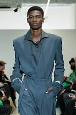 ヴェイン 2024-25年秋冬コレクション - 挨拶する衣服、可変性ある衣服｜写真8