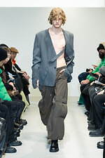 ヴェイン 2024-25年秋冬コレクション - 挨拶する衣服、可変性ある衣服｜写真25