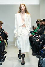 ヴェイン 2024-25年秋冬コレクション - 挨拶する衣服、可変性ある衣服｜写真36