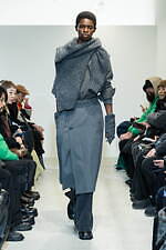 ヴェイン 2024-25年秋冬コレクション - 挨拶する衣服、可変性ある衣服｜写真38