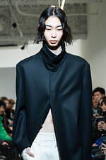 ヴェイン 2024-25年秋冬コレクション - 挨拶する衣服、可変性ある衣服｜写真49