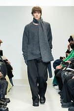 ヴェイン 2024-25年秋冬コレクション - 挨拶する衣服、可変性ある衣服｜写真52