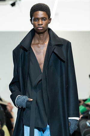 ヴェイン 2024-25年秋冬コレクション - 挨拶する衣服、可変性ある衣服｜写真2