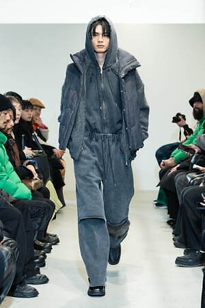 ヴェイン 2024-25年秋冬コレクション - 挨拶する衣服、可変性ある衣服｜写真9