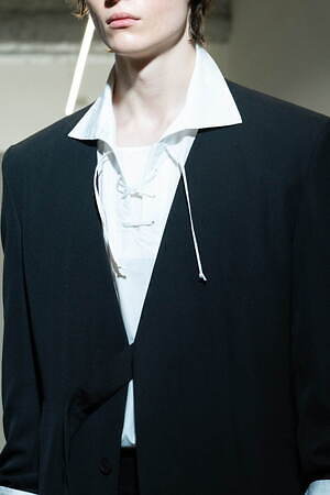 ヴェイン 2024-25年秋冬コレクション - 挨拶する衣服、可変性ある衣服｜写真14