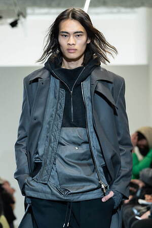 ヴェイン 2024-25年秋冬コレクション - 挨拶する衣服、可変性ある衣服｜写真28