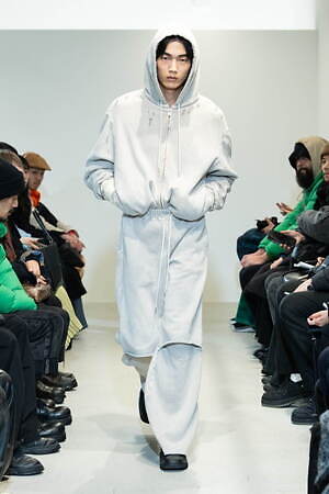 ヴェイン 2024-25年秋冬コレクション - 挨拶する衣服、可変性ある衣服｜写真33