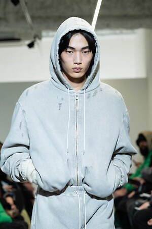 ヴェイン 2024-25年秋冬コレクション - 挨拶する衣服、可変性ある衣服｜写真34