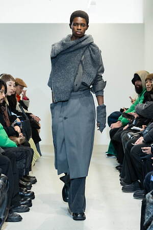 ヴェイン 2024-25年秋冬コレクション - 挨拶する衣服、可変性ある衣服｜写真38