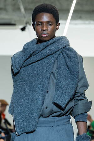 ヴェイン 2024-25年秋冬コレクション - 挨拶する衣服、可変性ある衣服｜写真39