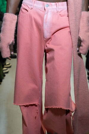 ヴェイン 2024-25年秋冬コレクション - 挨拶する衣服、可変性ある衣服｜写真45