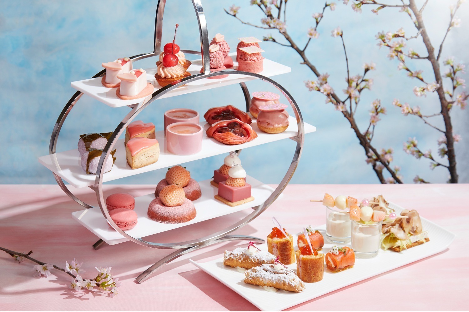 ルビーチョコレート｜ANAインターコンチネンタルホテル東京「桜アフタヌーンティー」“さくら香る”チーズケーキや苺マカロン