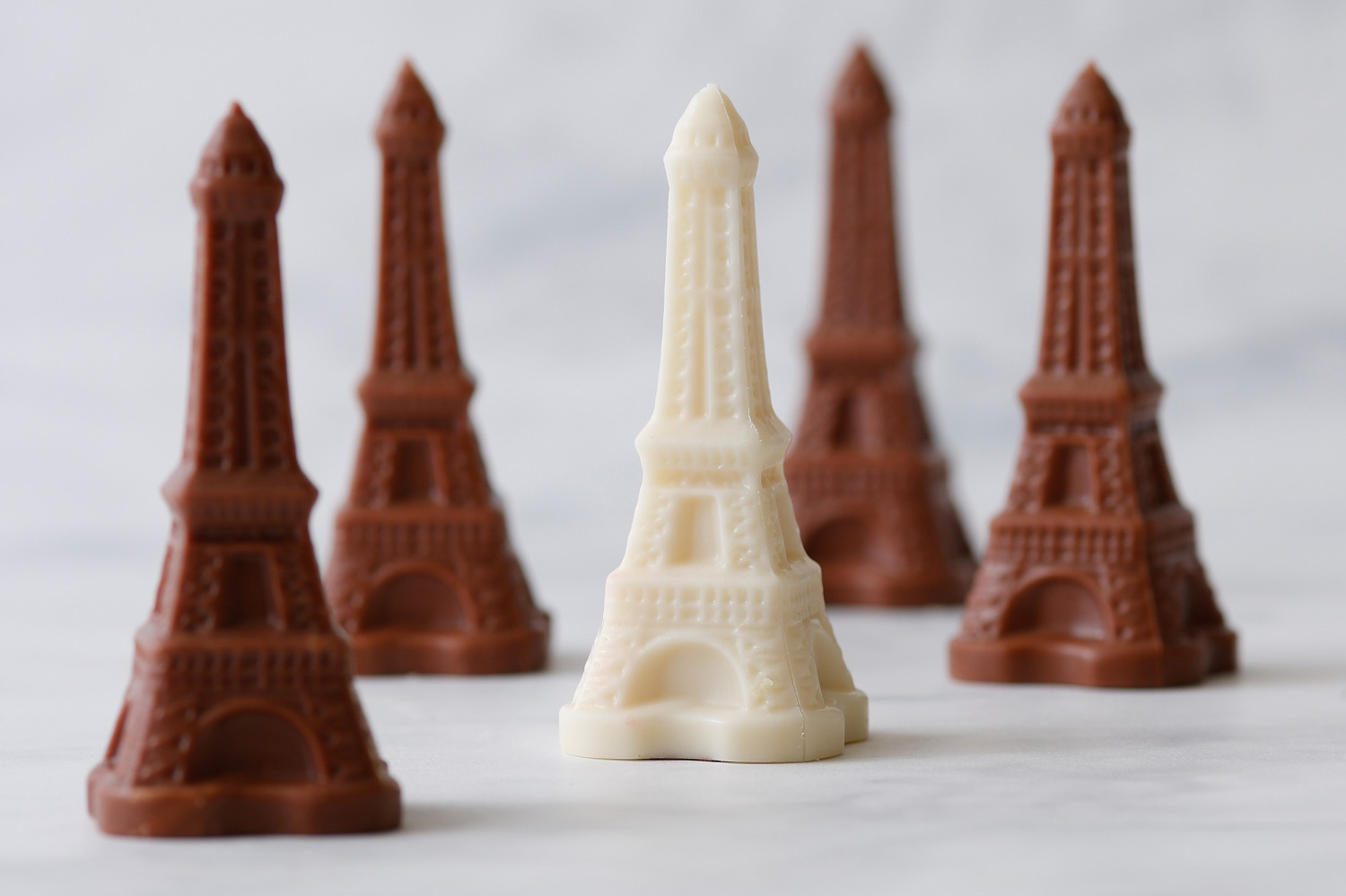 パレスホテル東京の24年ホワイトデー、エッフェル塔のミニショコラや“まるで花束”スイーツボックス