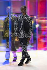 ヨシオクボ(yoshiokubo) 眩惑｜写真27