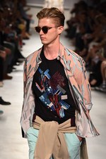 MSGM 2015年春夏コレクション - グルーヴィーな音楽で描き出す、50&60'sのカリフォルニア｜写真23